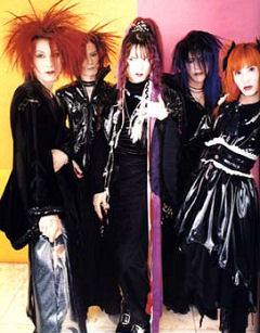 Shaisuke, Rei, Yukari, Mizuki, Katsura, du groupe Baiser