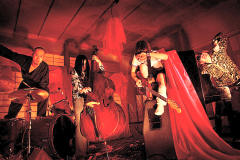 Yoshitaka KOZENI, Keigo IWAMI,  Mariko GOTO, et Hajime du groupe Midori
