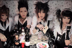 Kasumi, Hibiki, Aine et Yuki du groupe Parfait